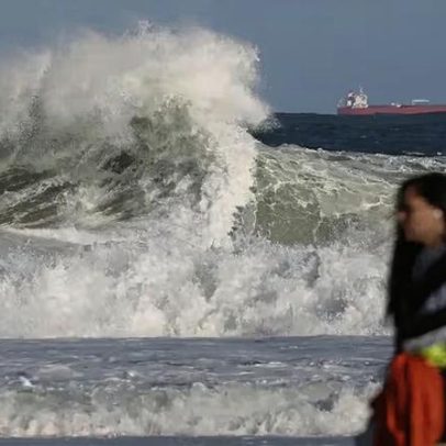 Rio entra em alerta para ressaca com ondas de até 2,5 metros