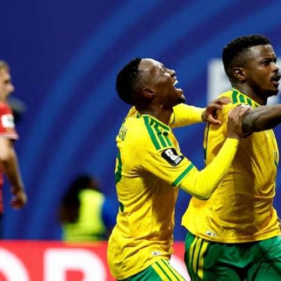 República Tcheca abre vantagem; África do Sul empata e mantém sonho de Copa