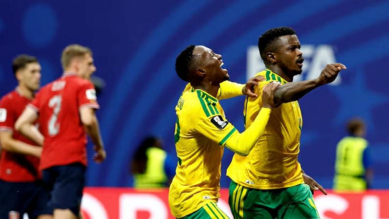 República Tcheca sai na frente, mas África do Sul arranca empate e mantém sonho de vaga na Copa