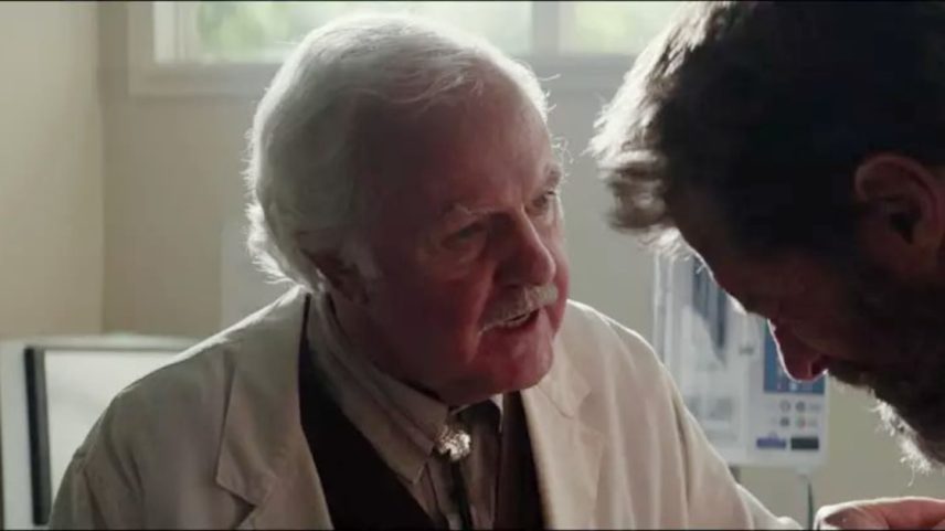 James Handy e Hugh Jackman em cena de 'Logan' (2017)