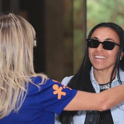 Seleção feminina enfrenta EUA em amistosos com Marta