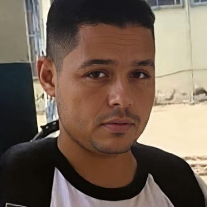 Menino morre após comer bolo supostamente envenenado