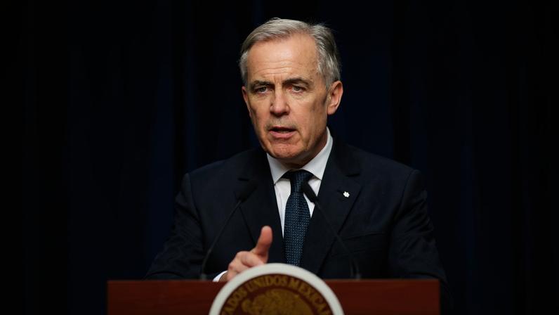 Os presidentes do México, Claudia Sheinbaum; dos EUA, Donald Trump; e o premiê do Canadá, Mark Carney (Foto: EFE/Mario Guzmán/EPA/AARON SCHWARTZ/LUKAS COCH)