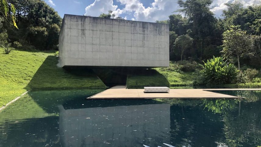Pavilhões de arte contemporânea integrados a lagos e jardins botânicos em Brumadinho – Créditos: depositphotos.com / Milkos – Créditos: depositphotos.com / paulobaqueta