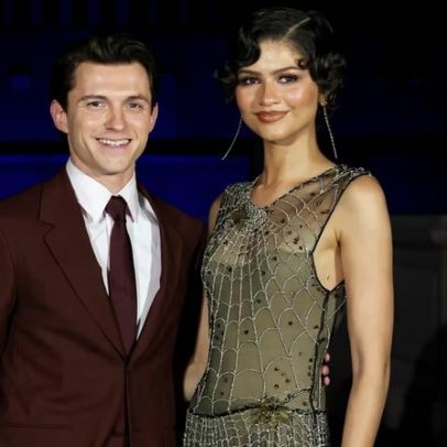 Zendaya brilha com visual temático na pré-estreia de Homem-Aranha