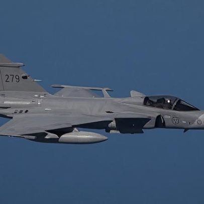 Brasil examina compra de caças suecos em meio a cenário geopolítico tenso
