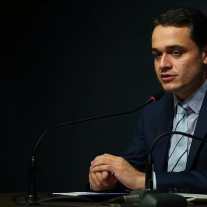 Ferraço lidera intenções de voto para governo do ES, Pazolini vem atrás