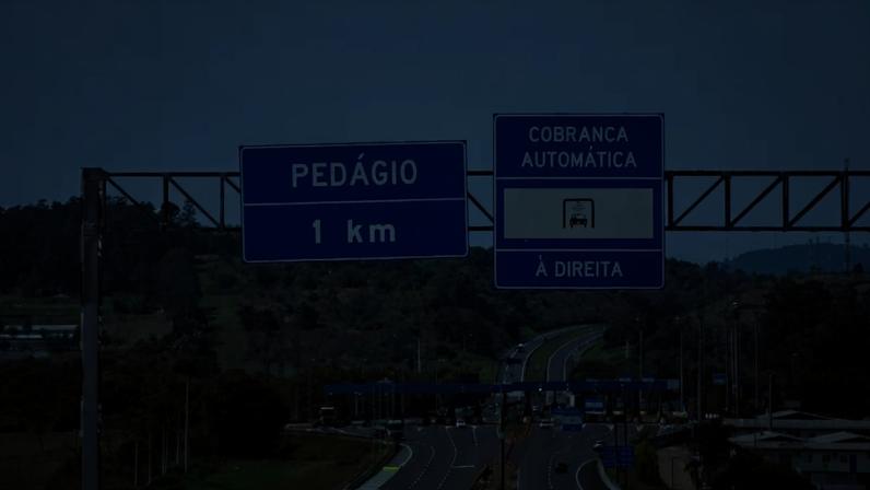 Integração permitirá que os motoristas acompanhem passagens registradas nos pórticos, consultem valores pendentes e acessem os meios de pagamento diretamente pelo aplicativo | (Foto: Adobe Stock)