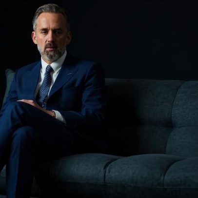 Jordan Peterson permanece em recuperação e enfrenta quadro neurológico diz filha