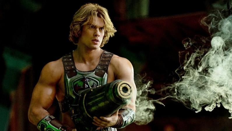 Nicholas Galitzine exibe os seus músculos como He-Man em 'Mestres do Universo'
