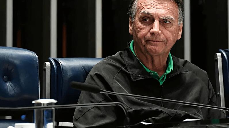 Bolsonaro é capitão reformado do Exército e responde no STM a processo que pode levar à perda do posto e da patente
