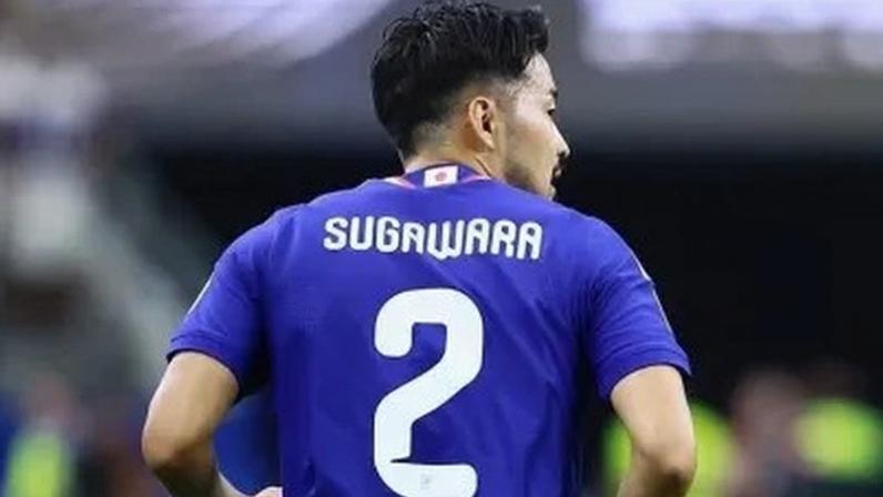 Yukinari Sugawara, lateral do Japão