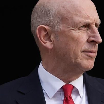 Ministro da Defesa do Reino Unido demite-se e critica Starmer