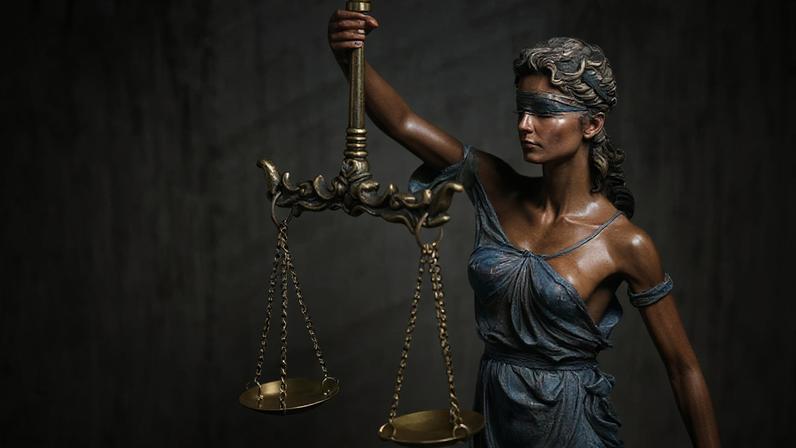A iniciativa busca enfrentar obstáculos estruturais que sustentam a desigualdade de gênero e raça. Na imagem, a estátua da deusa grega Têmis, vendada para simbolizar a imparcialidade