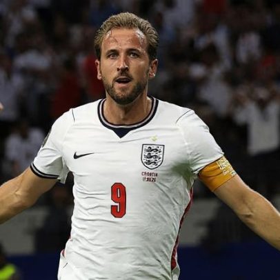 Kane brilha na estreia pela Inglaterra e mira prêmio de melhor do mundo