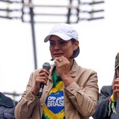 Michelle afirma que traço do bolsonarismo é a destruição de instituições