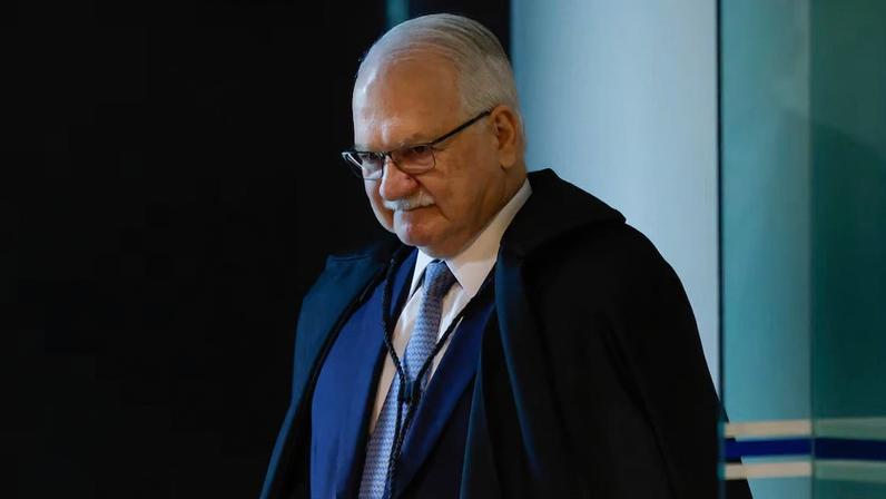 Edson Fachin concordou com a atuação da Advocacia-Geral da União (AGU) na defesa do Brasil no caso da Rumble contra o também ministro do STF Alexandre de Moraes