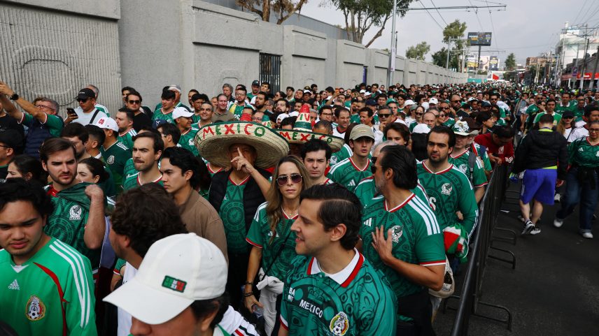 Festa torcida do México no Azteca