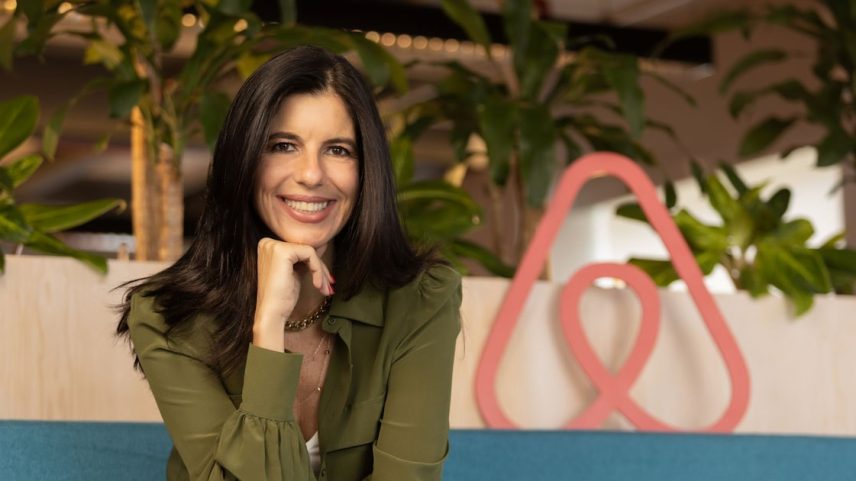 Fiamma Zarife, diretora-geral do Airbnb na América do Sul, afirma que a maioria dos anfitriões na plataforma é de pessoas comuns, que disponibilizam seus espaços para gerar renda extra e pagar contas, não de empresários e investidores
