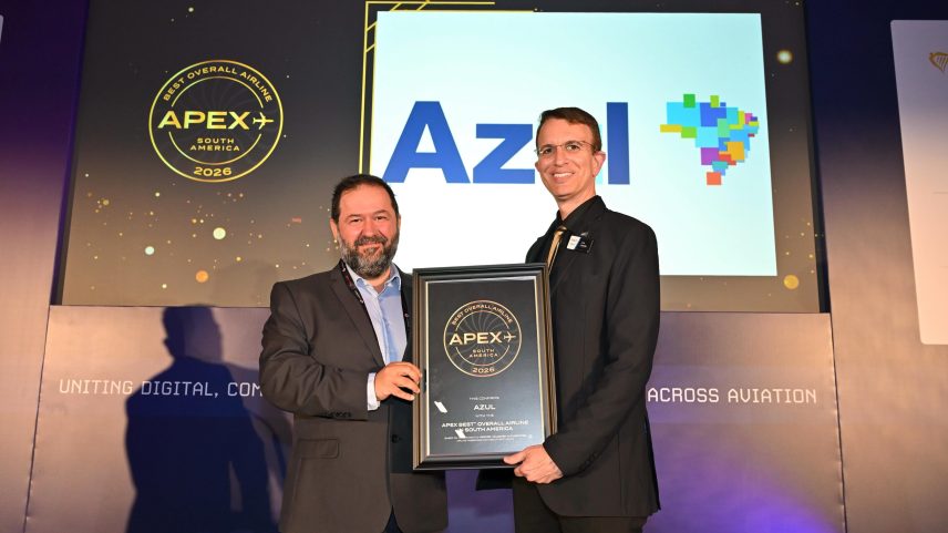 Carlos Ribeiro, gerente regional de aeroportos na Europa, e Joe Leader, CEO do APEX Group