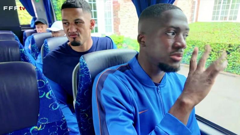 Ousmane Dembélé deixou os parceiros de equipe sem reação com sua escolha de lanche inusitada a caminho do treino.