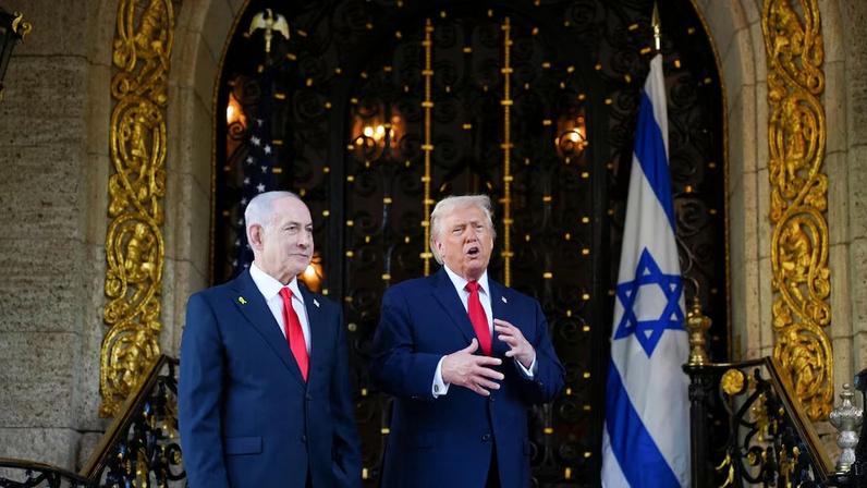 O presidente dos Estados Unidos, Donald Trump, recebe o primeiro-ministro de Israel, Binyamin Netanyahu, em Palm Beach, na Flórida