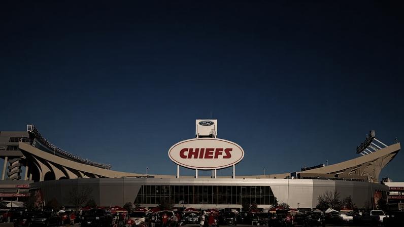 Conhecida como a arena mais barulhenta do mundo dos esportes de acordo com o Guinness Book of World Records, o Estádio de Kansas City foi inaugurado em 1972 e tem capacidade para 73.000 pessoas