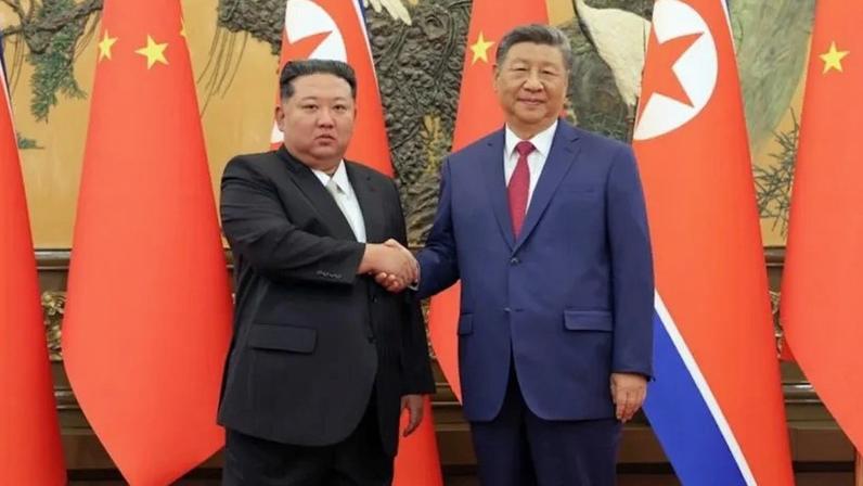 Na imagem, o último encontro de Xi Jinping (direita) e Kim Jong-un (esquerda) em setembro do ano passado em Pequim
