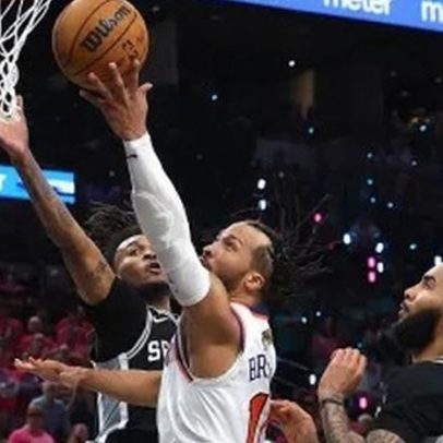 Brunson brilha, Knicks vencem Spurs e abrem vantagem nas finais da NBA