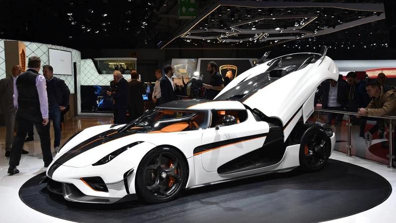 Superesportivo híbrido sueco de mil e quinhentos cavalos de potência com tecnologia de marcha única – Créditos: depositphotos.com / autodatanet