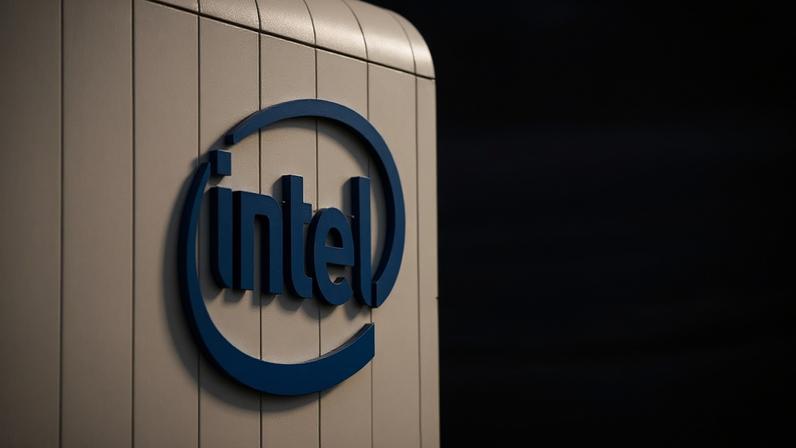 SpaceX recua pelo terceiro pregão consecutivo desde o IPO, enquanto Intel sobe após Trump afirmar que a Apple produzirá chips com a companhia nos EUA. Veja os destaques de Wall Street. Foto: Reuters/Amir Cohen/File Photo