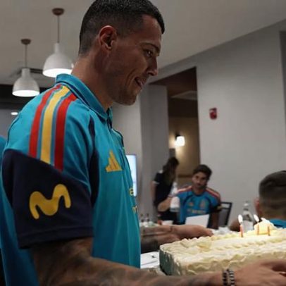 Espanha celebra os aniversários de Rodri e Mikel Merino