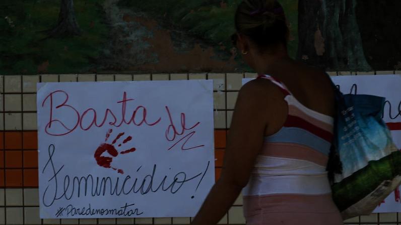Na percepção de 6 em cada 10 brasileiros, a agressão contra a mulher fica à frente do tráfico de drogas (16%) e do assalto à mão armada na rua (10%) como a criminalidade que mais preocupa. Foto: Fabio Rodrigues-Pozzebom/Agência Brasil
