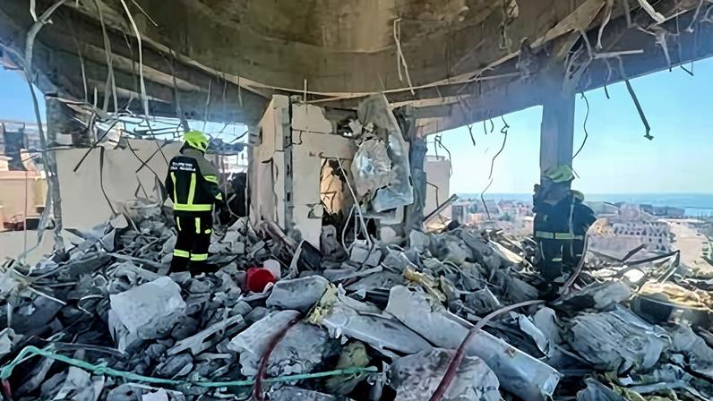 Prédio residencial no Barein que, segundo Ministério do Interior, foi atingido por drone iraniano em Muharraq 28 de junho de 2026 Polícia do Barein/Divulgação via REUTERS
