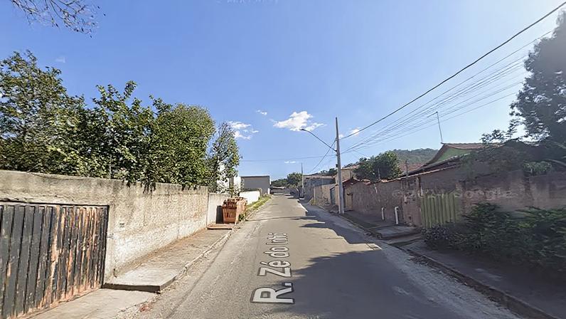 Homem foi encontrado morto em um quarteirão próximo à casa da mulher