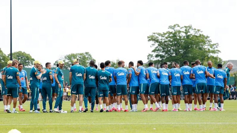Seleção se refugia em centro de treinamento do New York Red Bulls, sem contato com fãs
