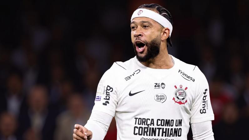 Memphis diz que foi substituído contra Platense por chute de argentinos