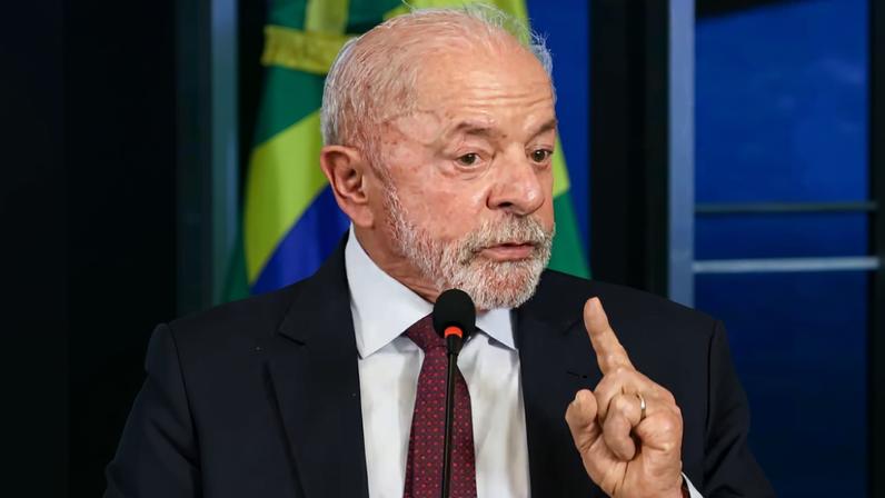 Lula deve tirar Jaques Wagner da liderança após desgaste provocado por operação da PF