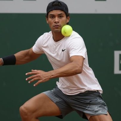 Guto Miguel se torna campeão em Roland Garros, repetindo feito de João Fonseca
