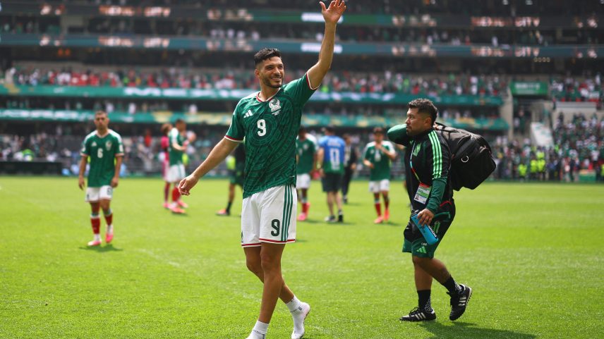 Raul Jimenez, autor do primeiro gol na estreia do México