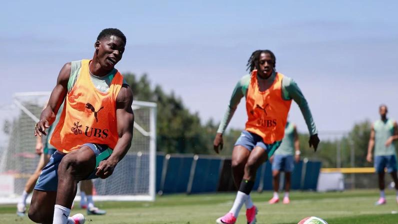 Jogadores da Suíça tiveram problemas com incêndios próximos à concentração da Copa do Mundo, mas situação foi controlada.