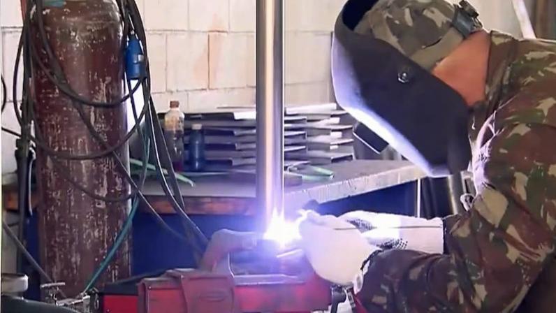Brasil entre os piores no ranking de competitividade, economista cita 3 fatores
