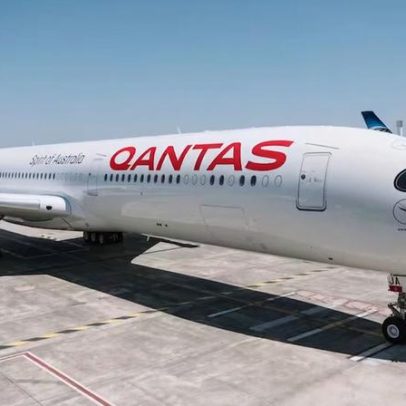 Companhia apresenta novo avião e anuncia rota de 22 horas sem escala