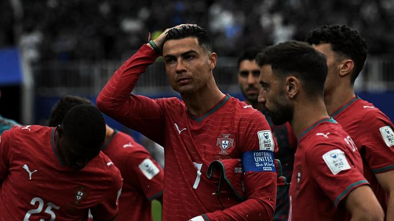 Cristiano Ronaldo sai decepcionado da partida do Grupo K da Copa do Mundo de 2026 entre Portugal e a República Democrática do Congo no Estádio de Houston. Foto: Ronaldo Schemidt / AFP