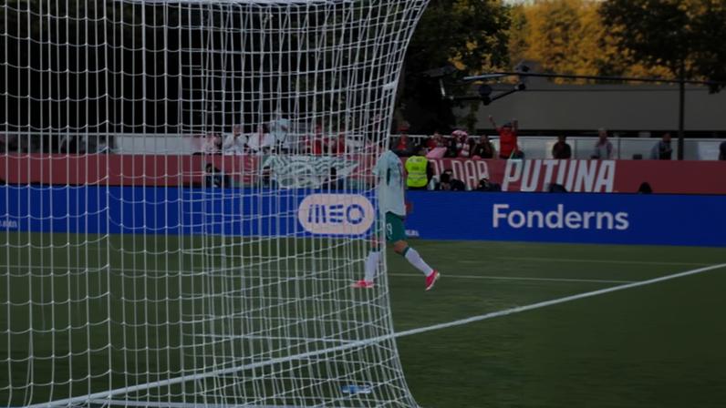 Veja a finalização de Gonçalo Guedes para marcar o gol de Portugal no amistoso de preparação para a Copa do Mundo contra o Chile.