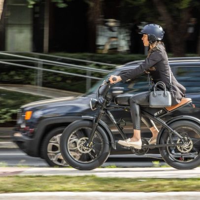Mobilidade elétrica leve avança como alternativa ao carro nos centros urbanos