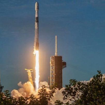SpaceX estreia na bolsa com alta de quase 30%