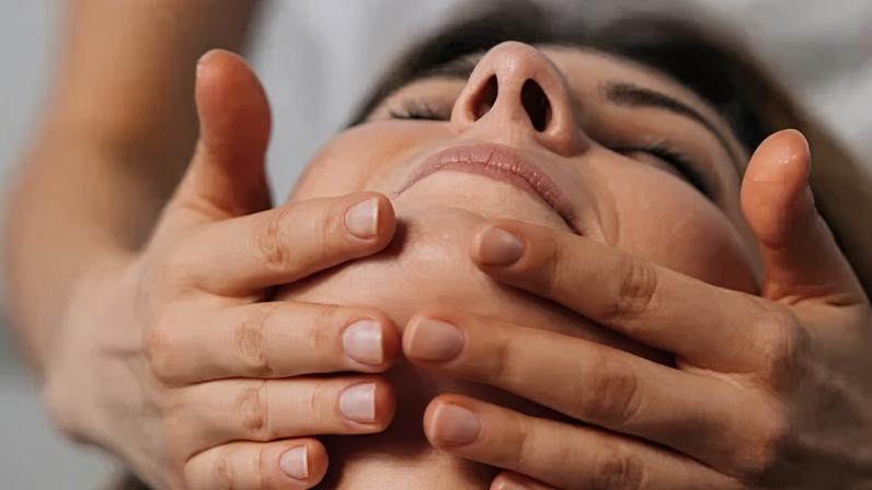 Entenda o lifting facial: técnicas, resultados e cuidados