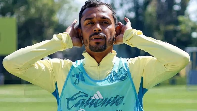 Lima em treino pelo América do México (Foto: Divulgação)