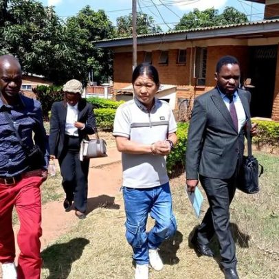 Autoridades do Malawi buscam encerrar caso de suborno em tráfico de animais